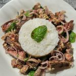 Nam Tok Neua: salade de bœuf Thaïlandaise explosive