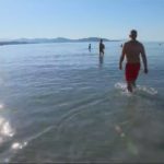En France, des plages rouvrent mais seulement pour la baignade