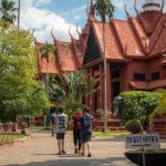 Au Cambodge, le timide retour des touristes