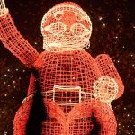 Sculpter des radis, jouer la momie, dîner chez KFC... Les traditions de Noël les plus insolites du m...