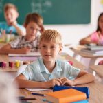 la rentrée approche, voici le calendrier scolaire officiel 2024-2025 avec les dates pour chaque zone