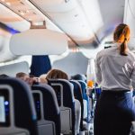 En avion, ces objets que vous pouvez demander gratuitement si vous voyagez en classe économique